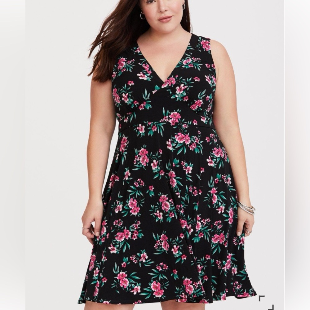 Torrid Floral Jersey Knit Skater Dress size 2 (18-20)